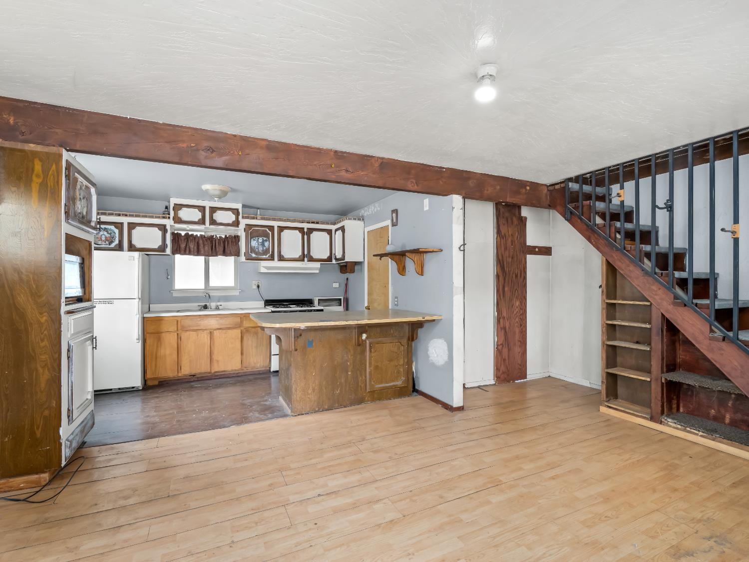 43044 Country Club Dr W, Oakhurst, CA 93644