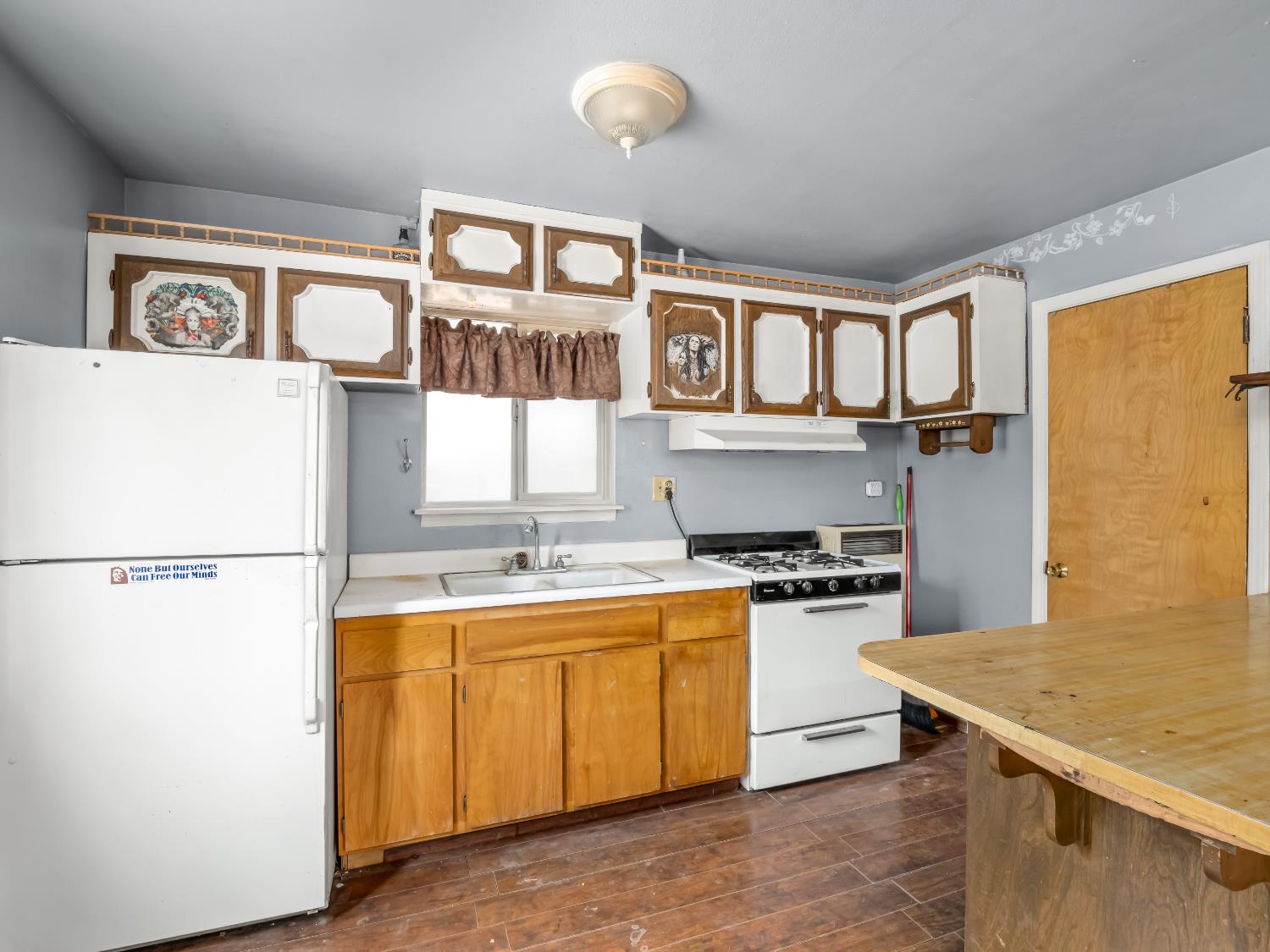 43044 Country Club Dr W, Oakhurst, CA 93644