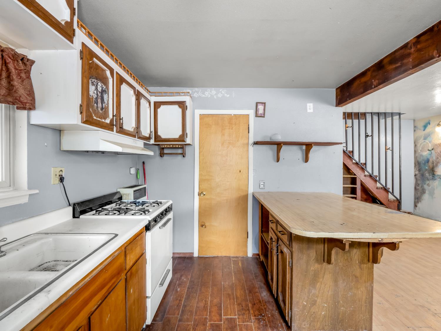 43044 Country Club Dr W, Oakhurst, CA 93644