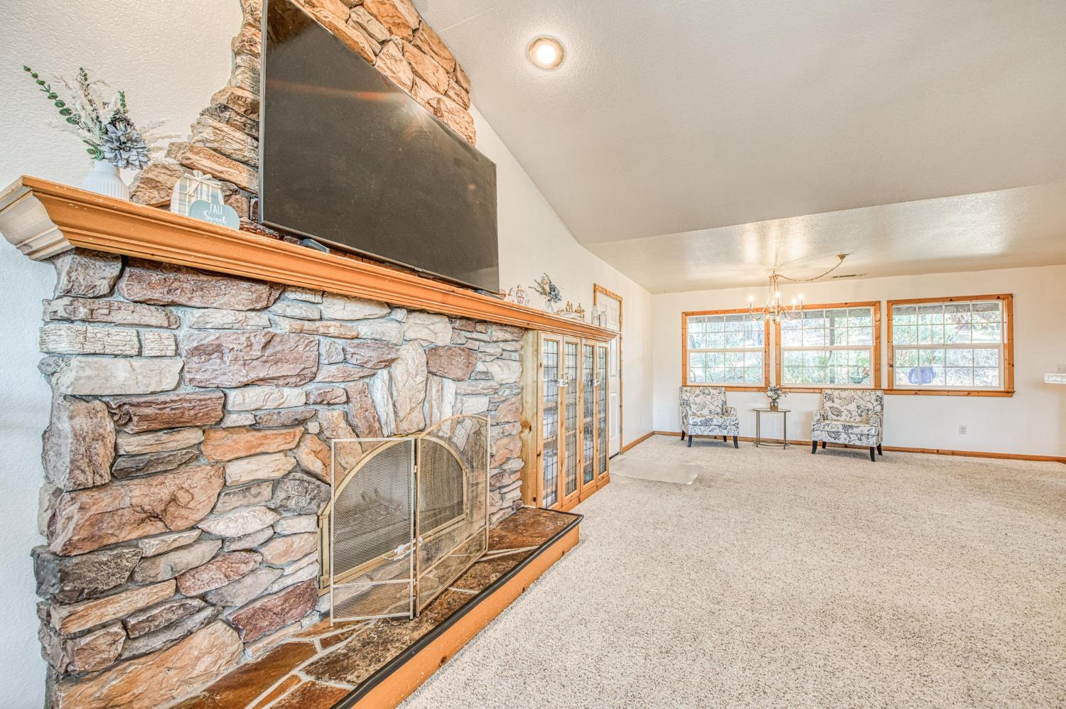 47587 Miami Highlands Dr, Oakhurst, CA 93644