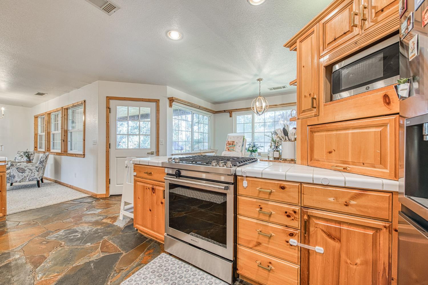 47587 Miami Highlands Dr, Oakhurst, CA 93644