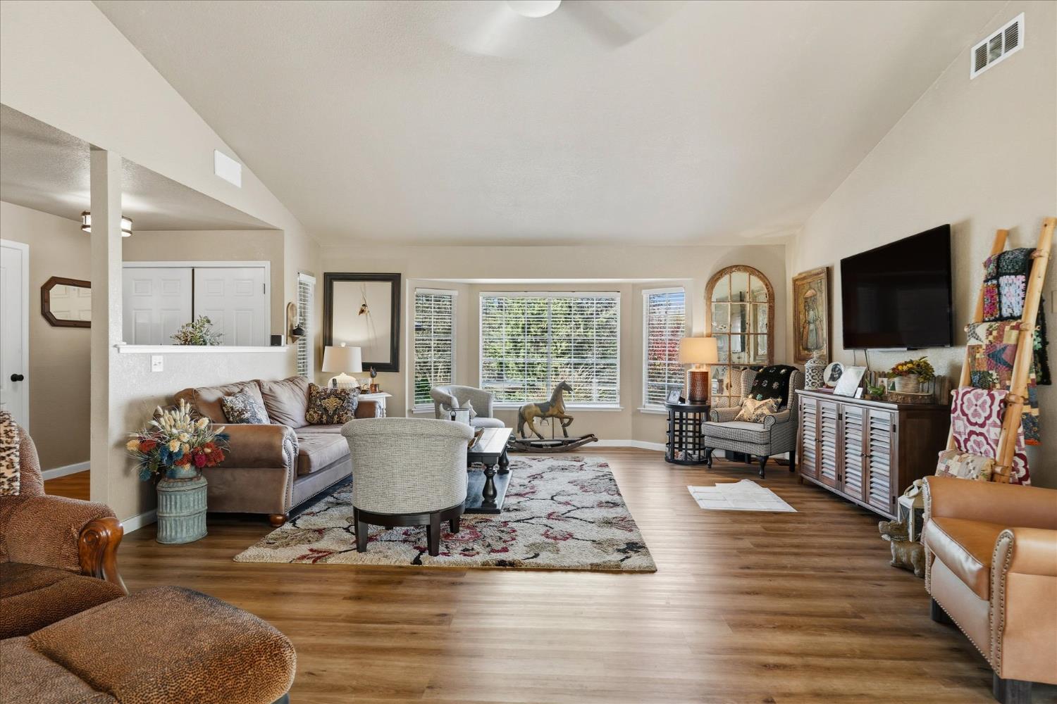 32583 River Knolls Rd, Coarsegold, CA 93614