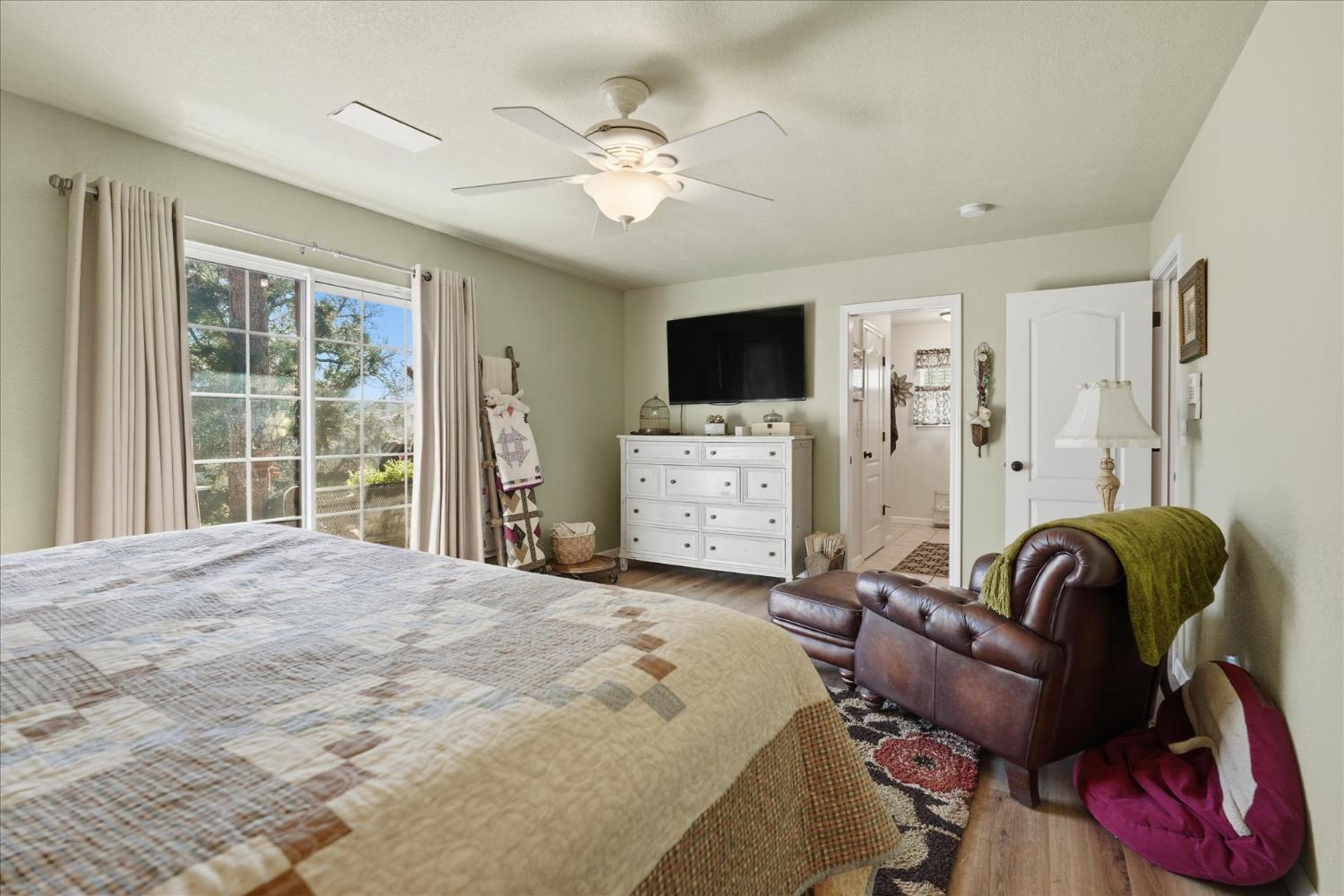 32583 River Knolls Rd, Coarsegold, CA 93614