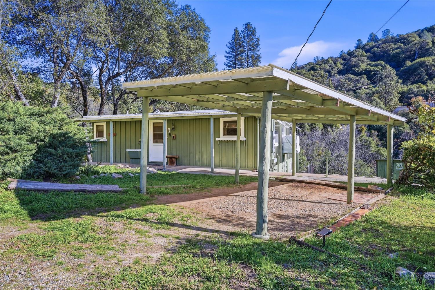 50015 Lilac Ln, Oakhurst, CA 93644