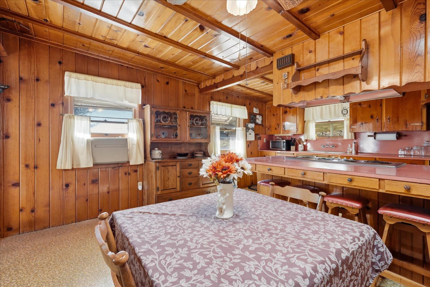 50015 Lilac Ln, Oakhurst, CA 93644