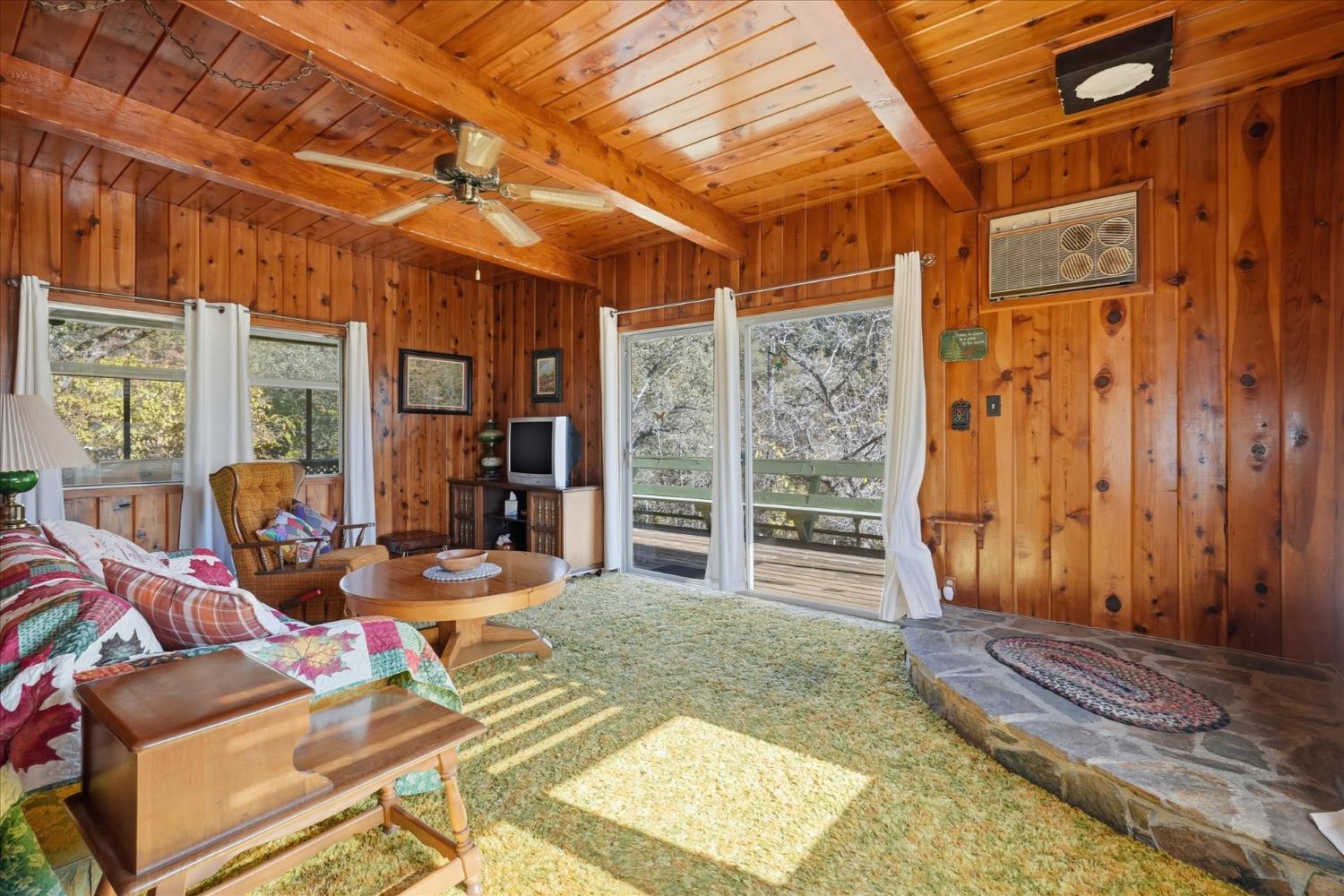 50015 Lilac Ln, Oakhurst, CA 93644