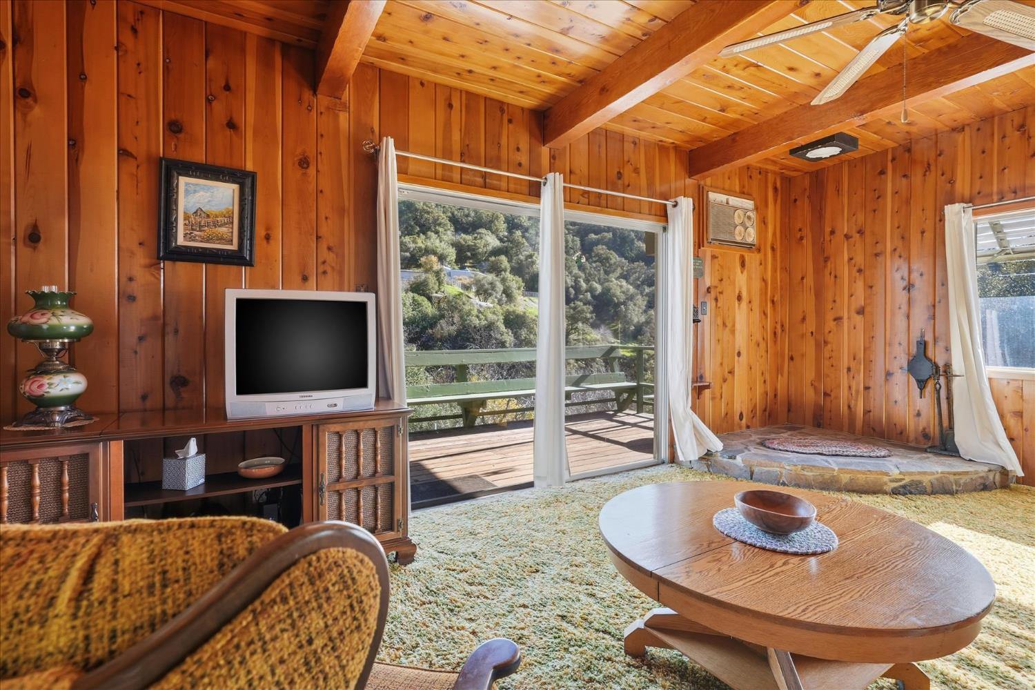 50015 Lilac Ln, Oakhurst, CA 93644