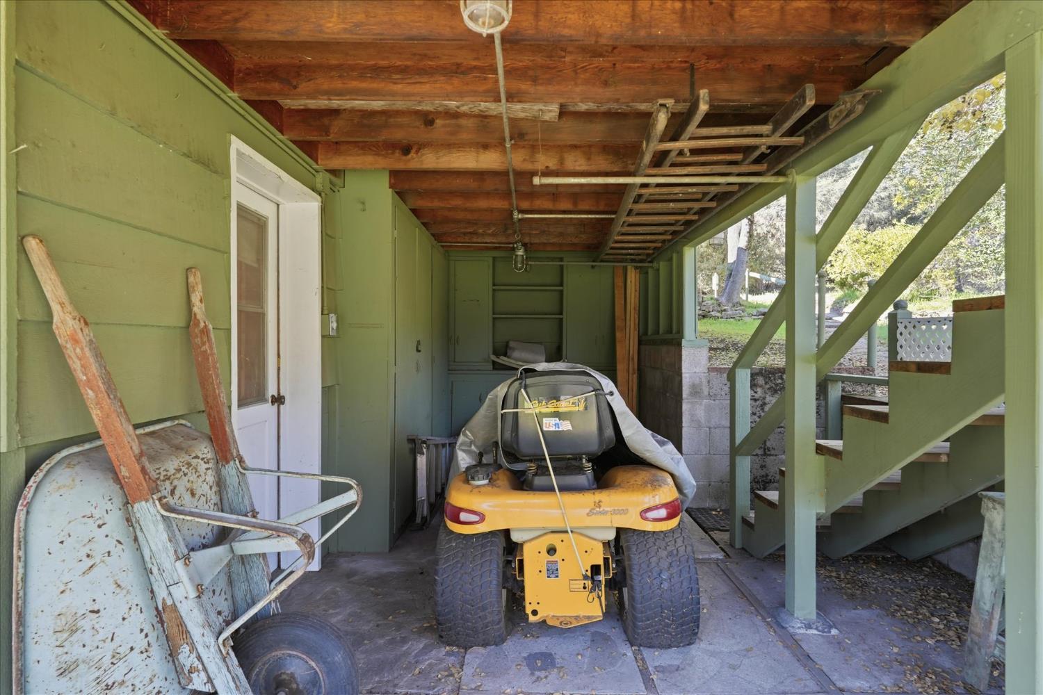 50015 Lilac Ln, Oakhurst, CA 93644