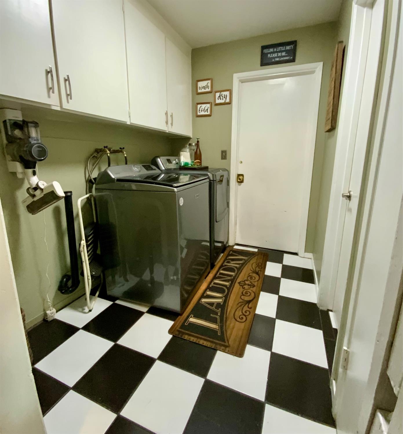 48833 Rock Point Rd, Oakhurst, CA 93644