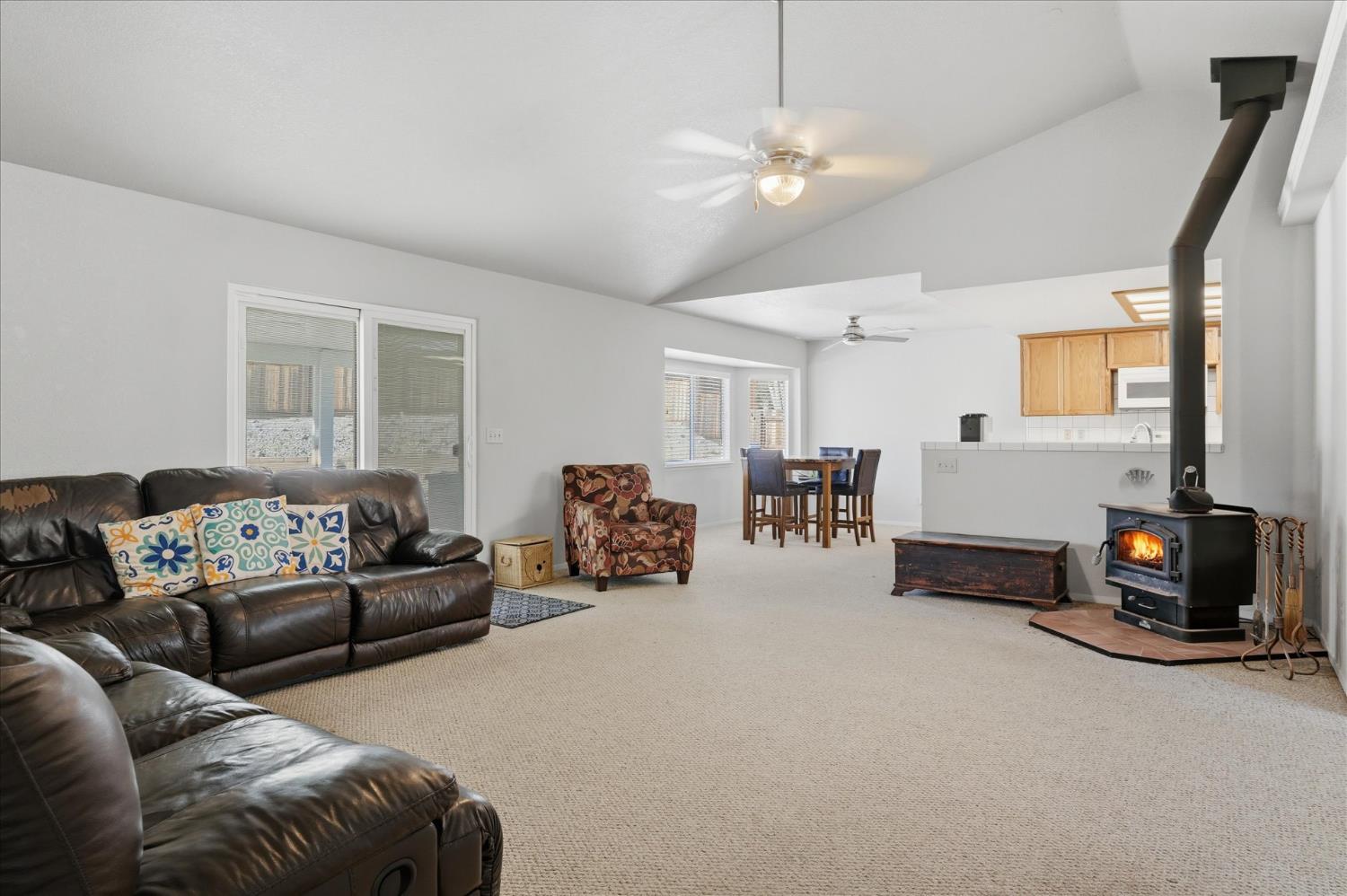 45464 Dillon Dr, Ahwahnee, CA 93601