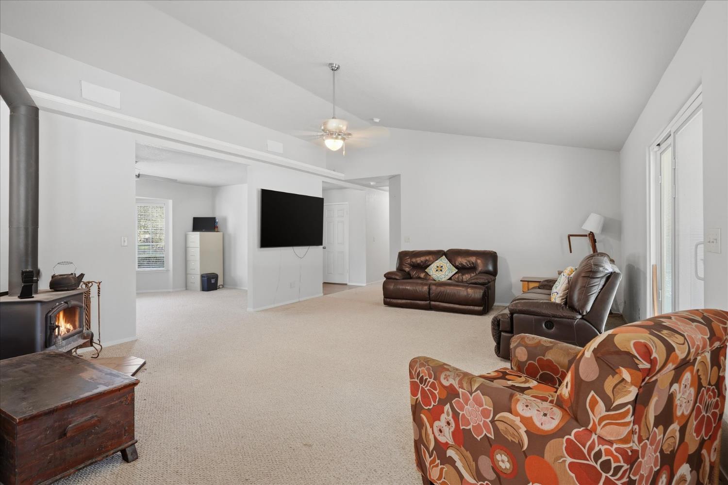 45464 Dillon Dr, Ahwahnee, CA 93601