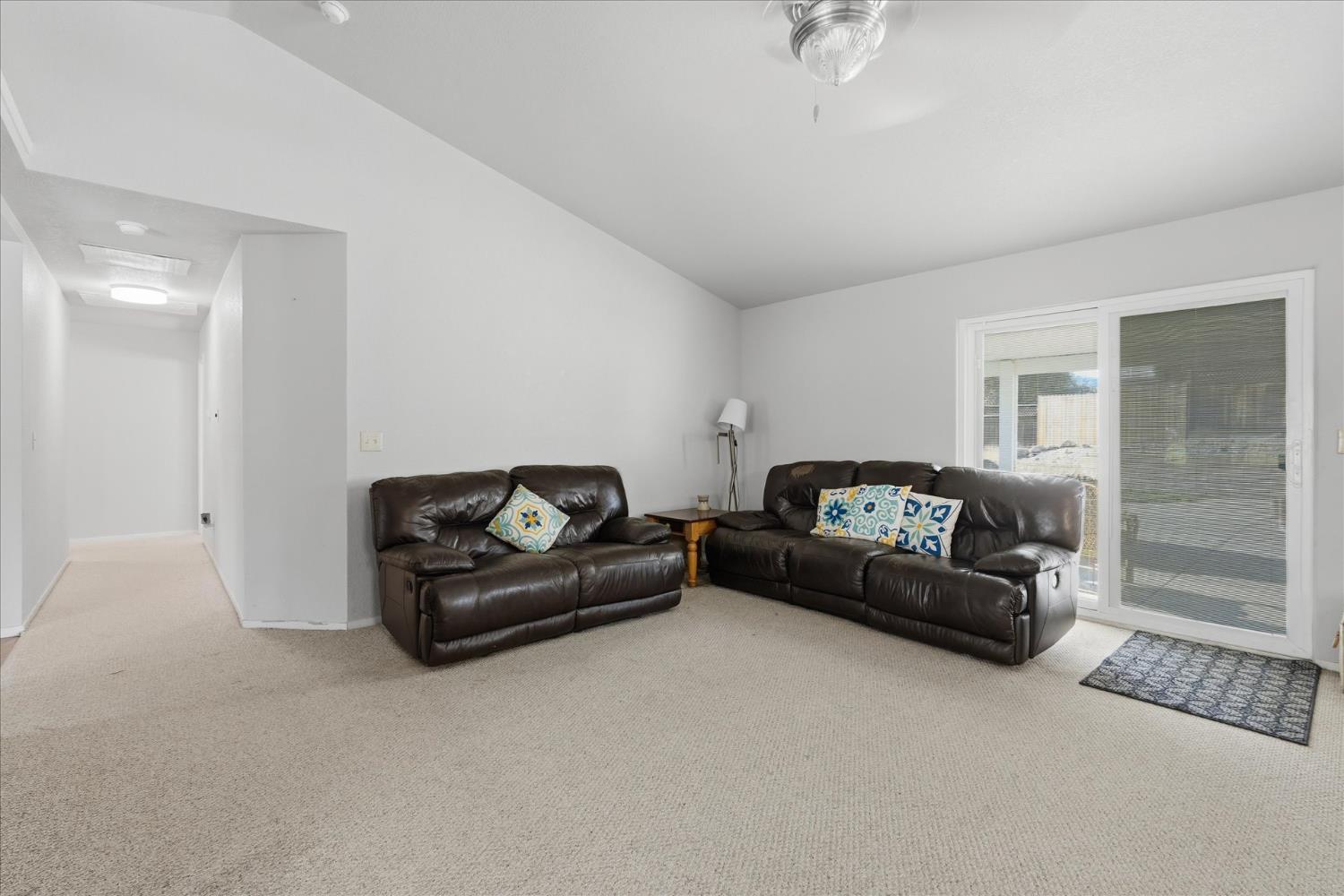 45464 Dillon Dr, Ahwahnee, CA 93601