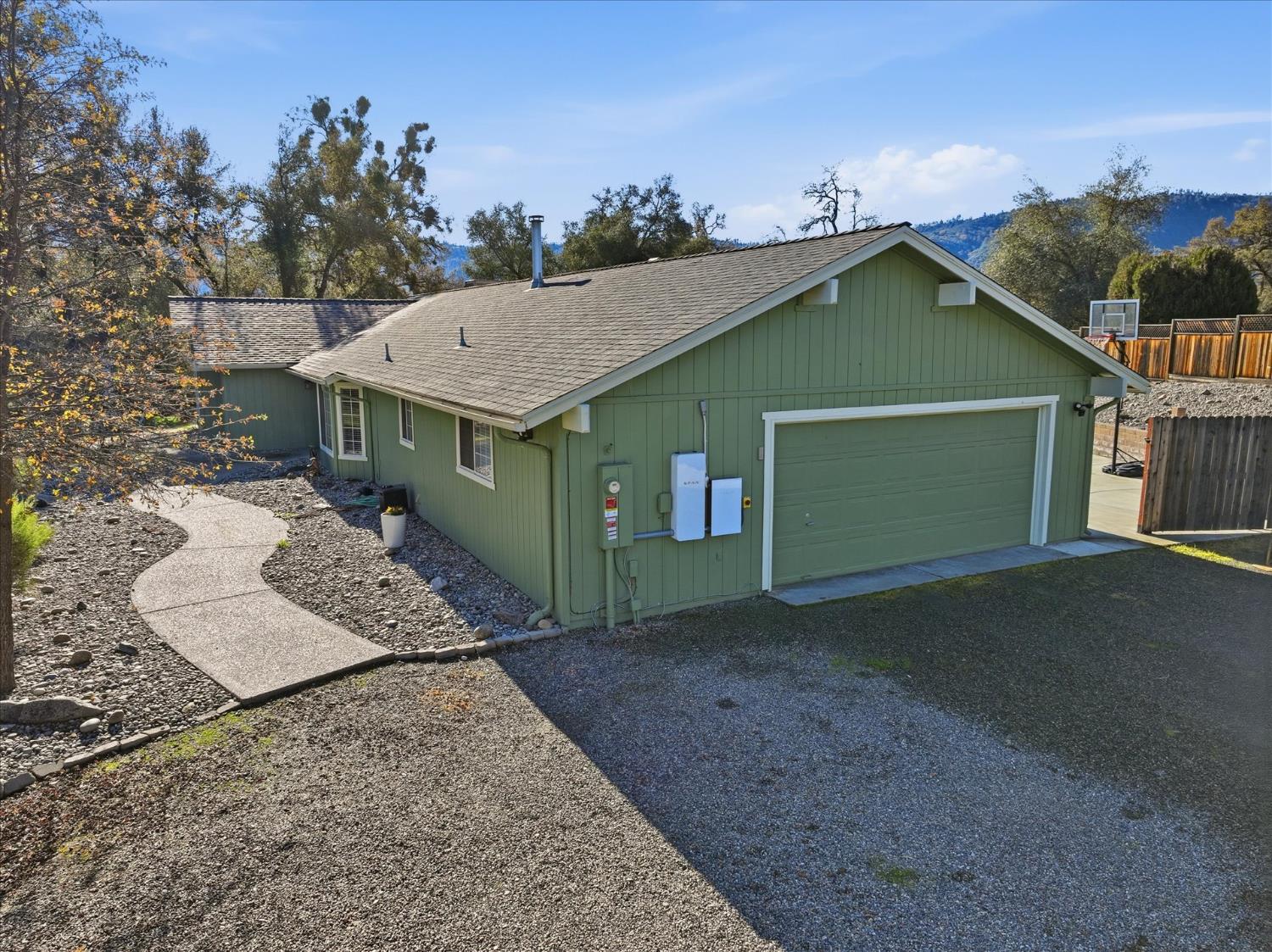 45464 Dillon Dr, Ahwahnee, CA 93601