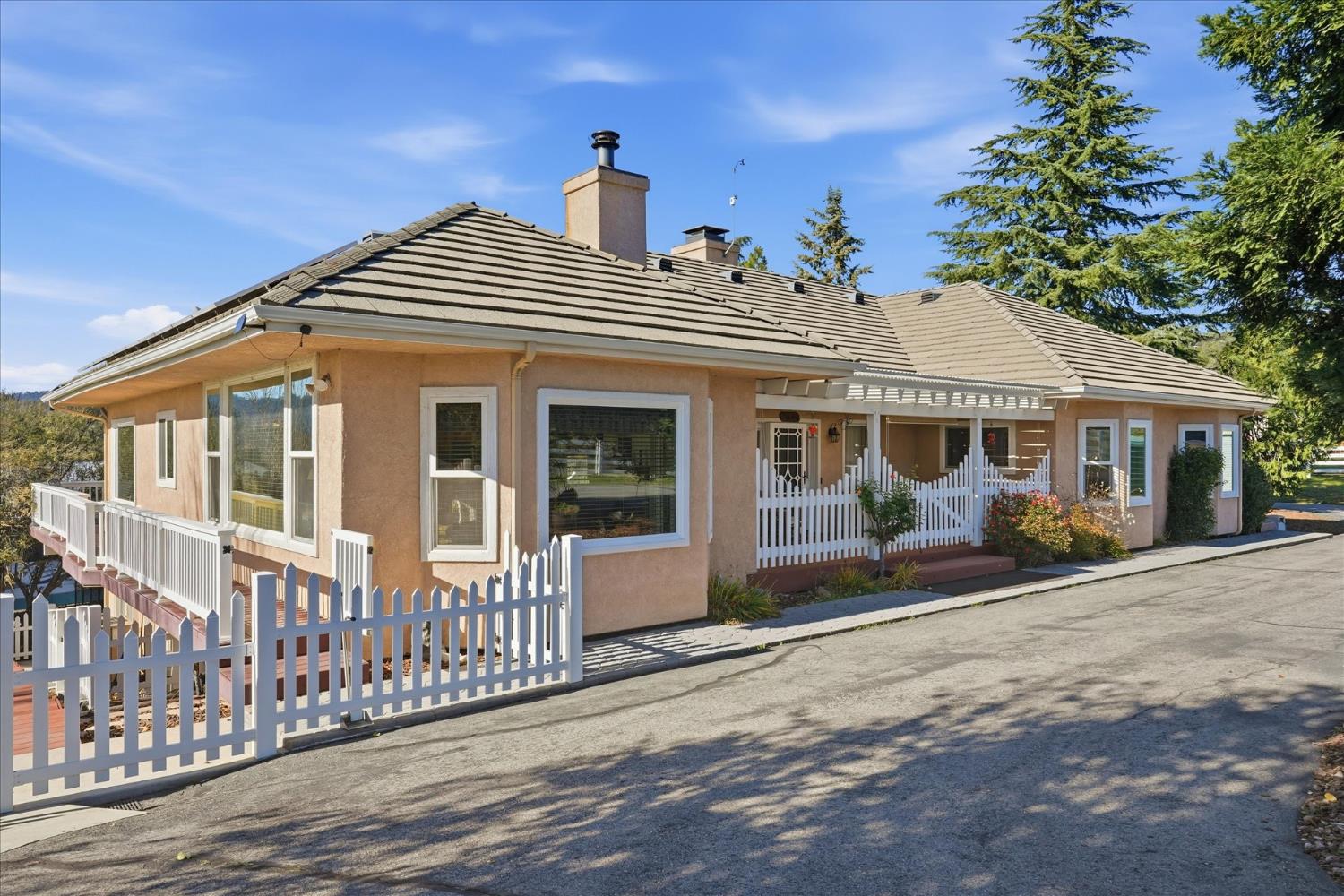 43319 Leach Rd, Ahwahnee, CA 93601