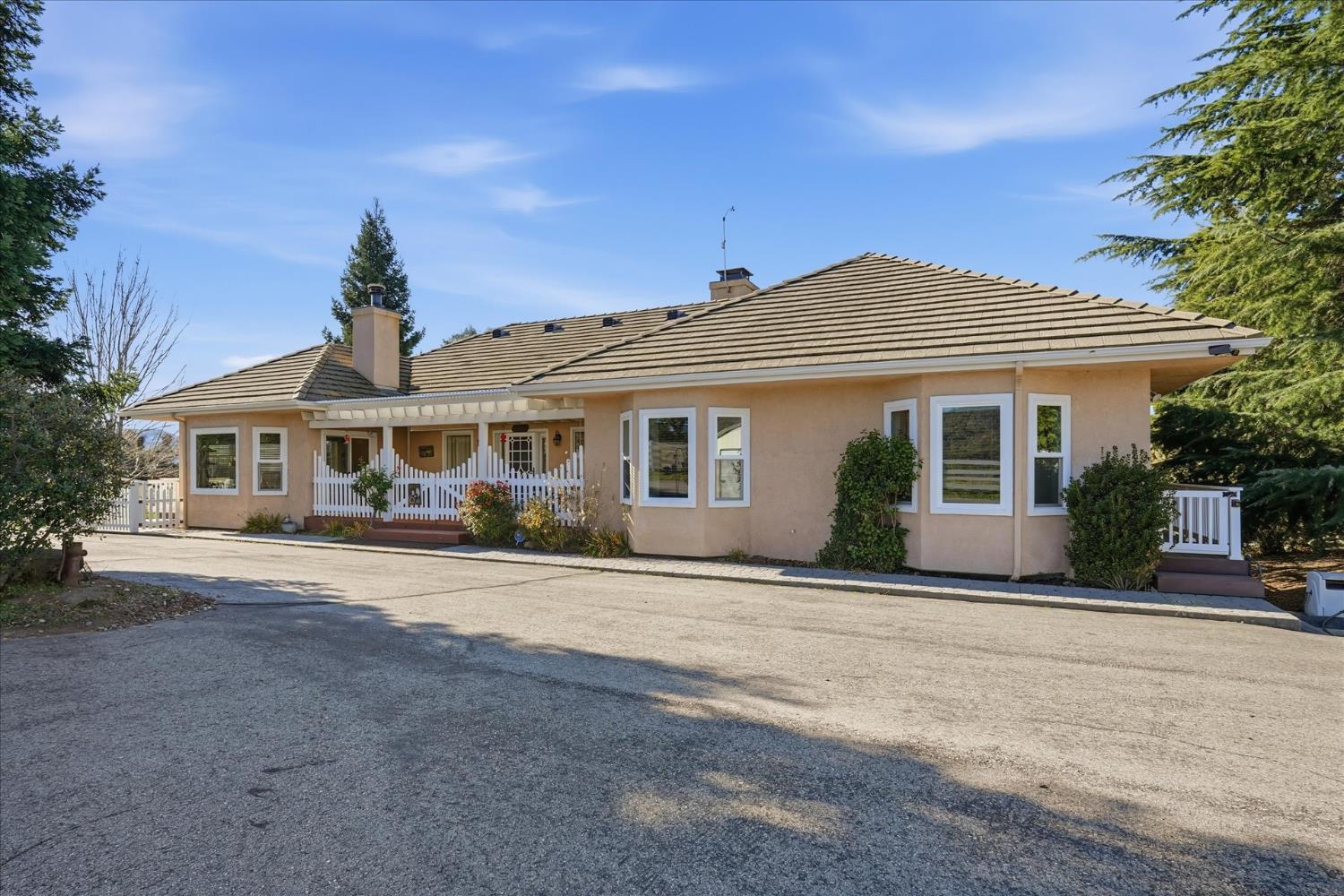 43319 Leach Rd, Ahwahnee, CA 93601