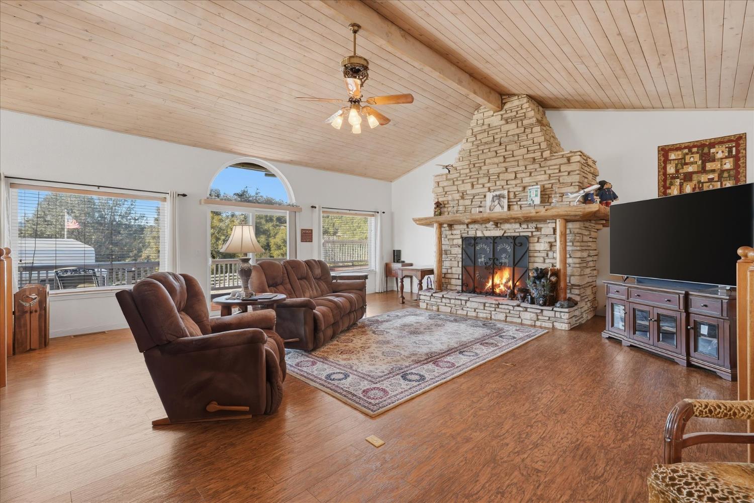 43319 Leach Rd, Ahwahnee, CA 93601