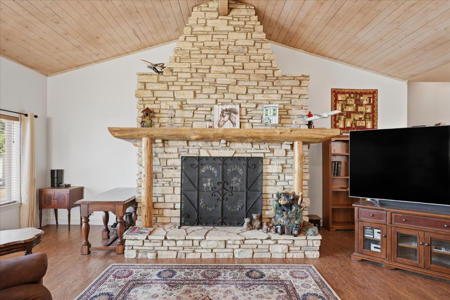 43319 Leach Rd, Ahwahnee, CA 93601