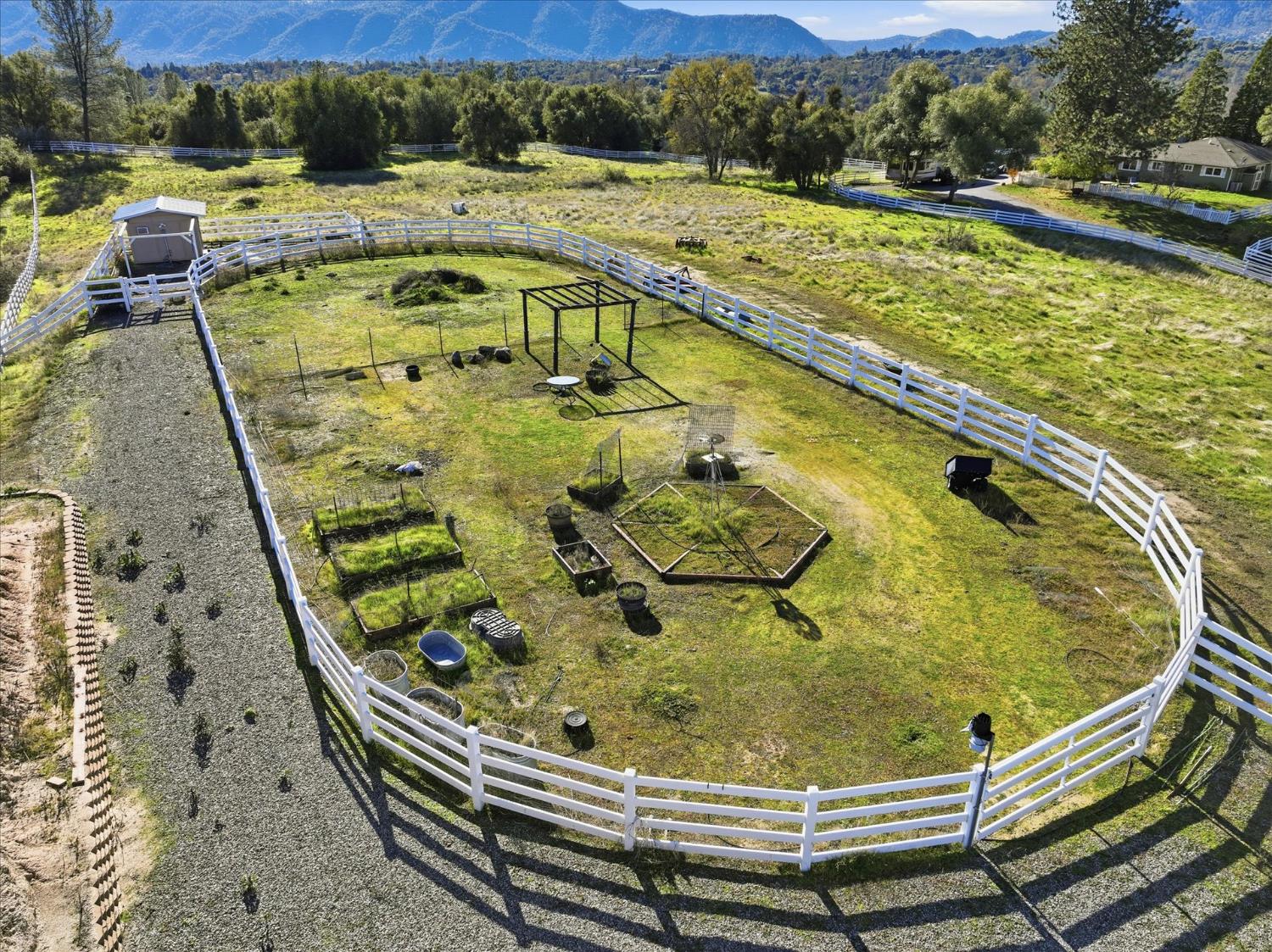 43319 Leach Rd, Ahwahnee, CA 93601