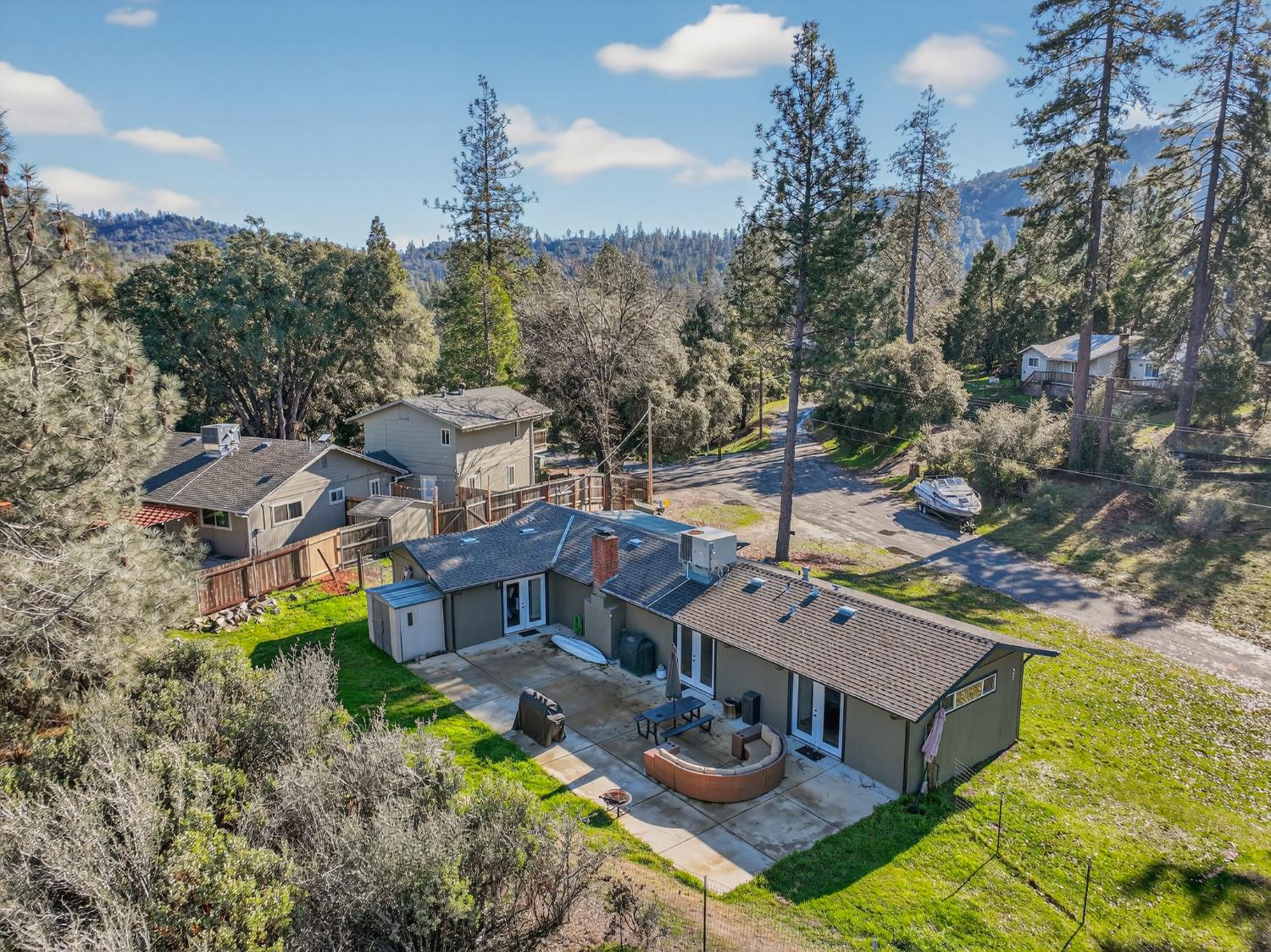 41987 Crass Dr, Oakhurst, CA 93644