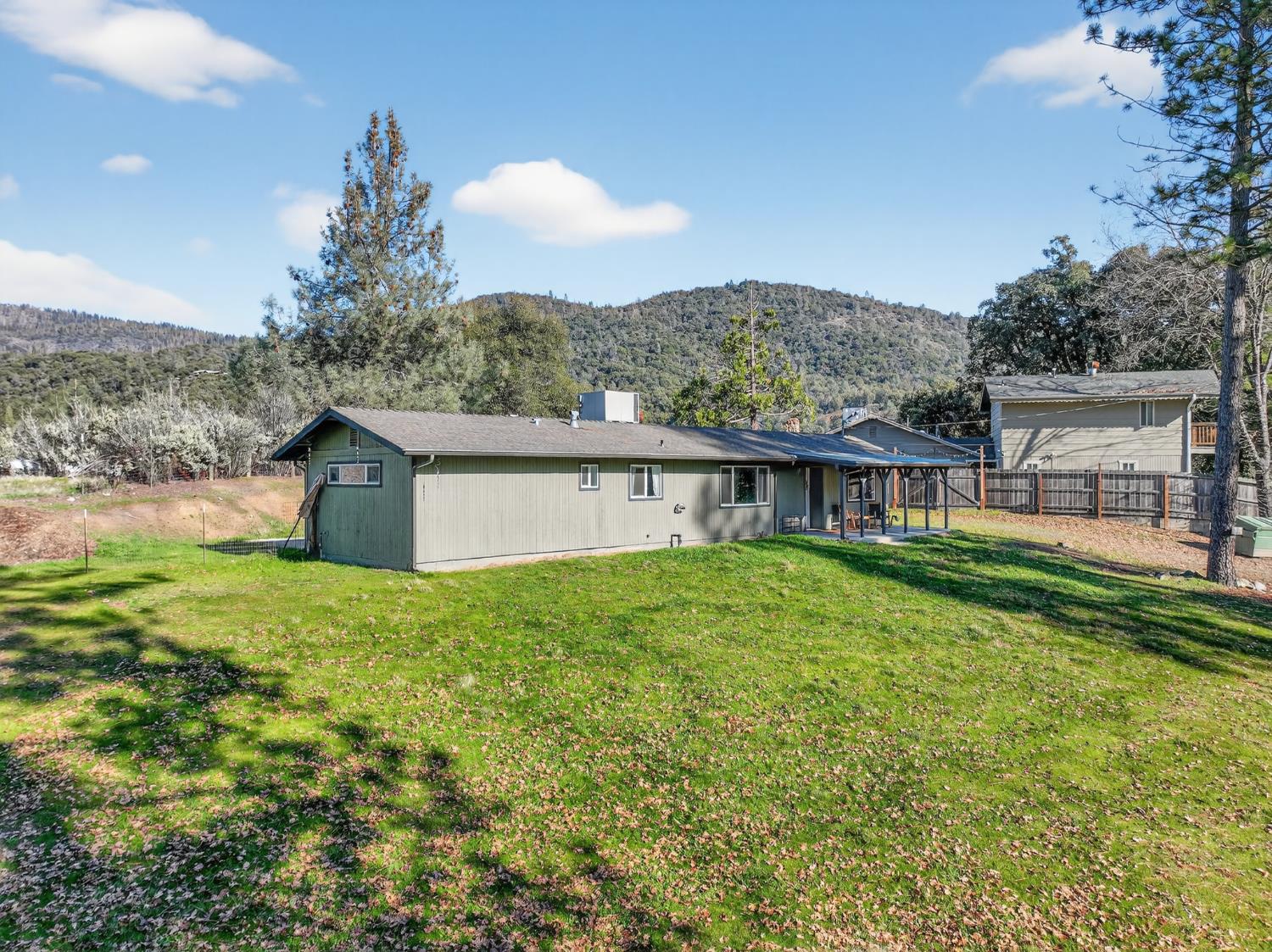 41987 Crass Dr, Oakhurst, CA 93644
