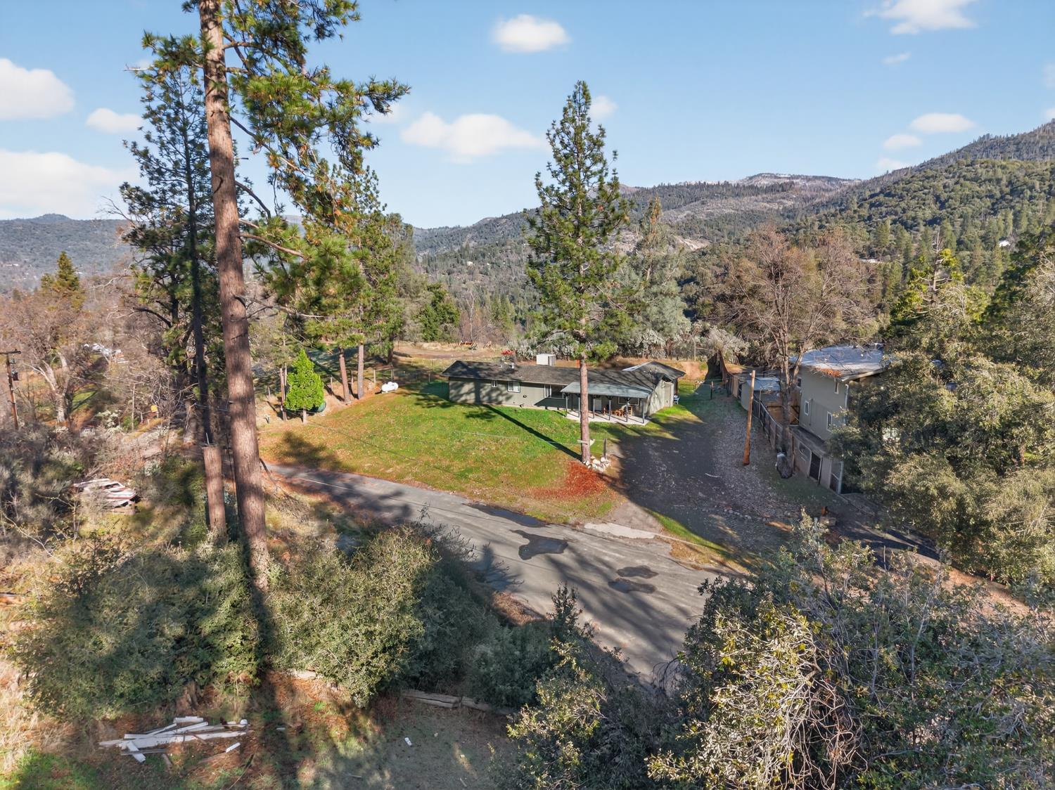 41987 Crass Dr, Oakhurst, CA 93644