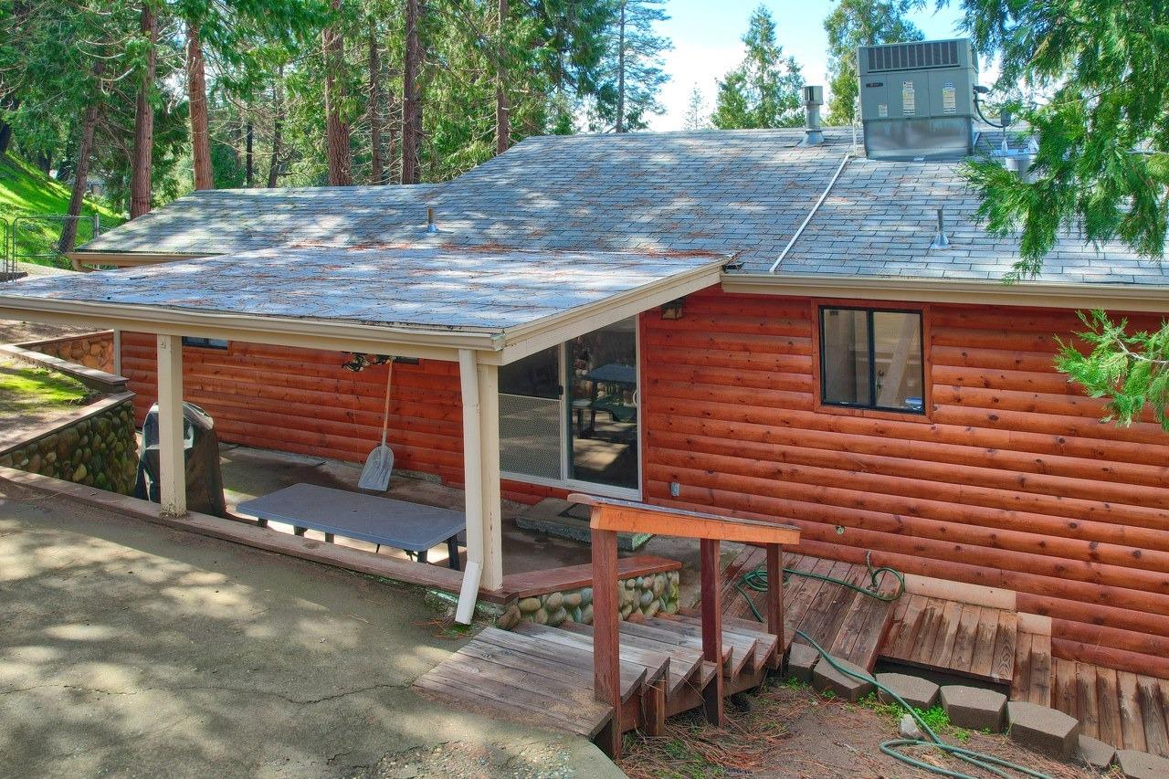 42583 Shady Ln, Oakhurst, CA 93644