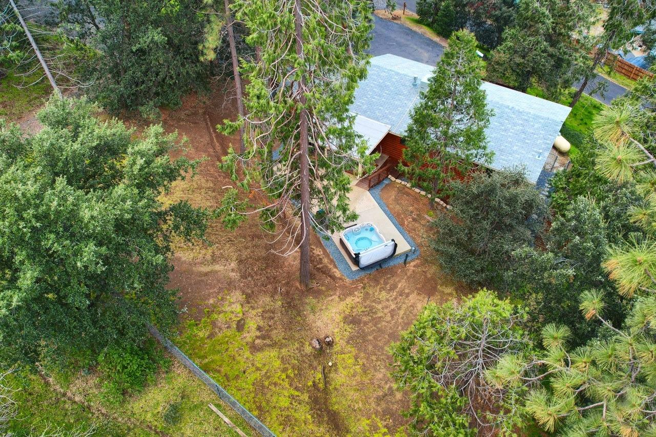 42583 Shady Ln, Oakhurst, CA 93644