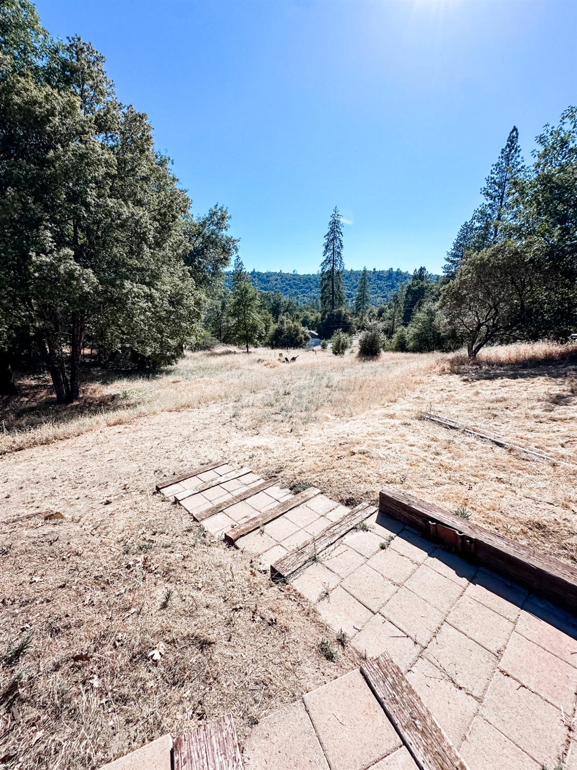 37969 Road 422, Oakhurst, CA 93644