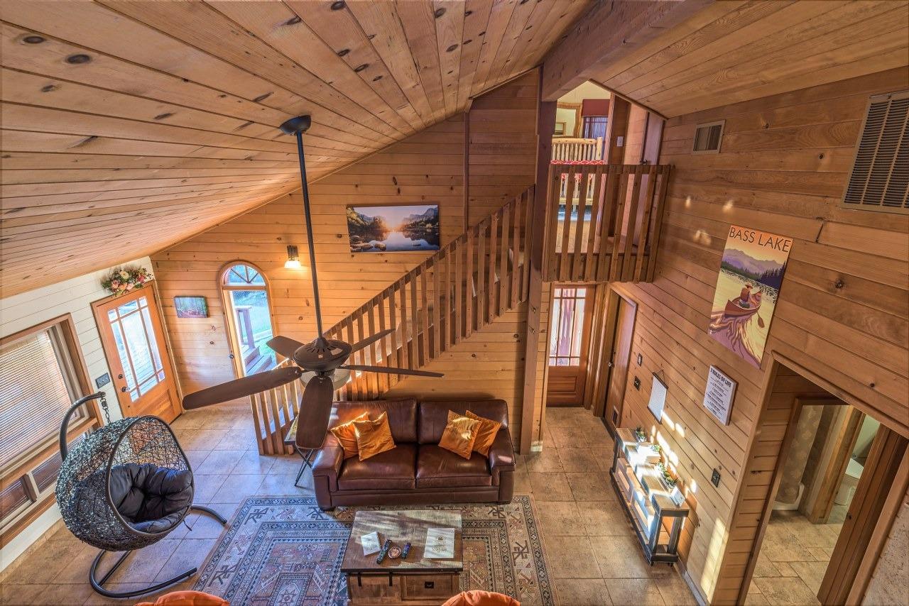 42203 Oak Ln, Oakhurst, CA 93644