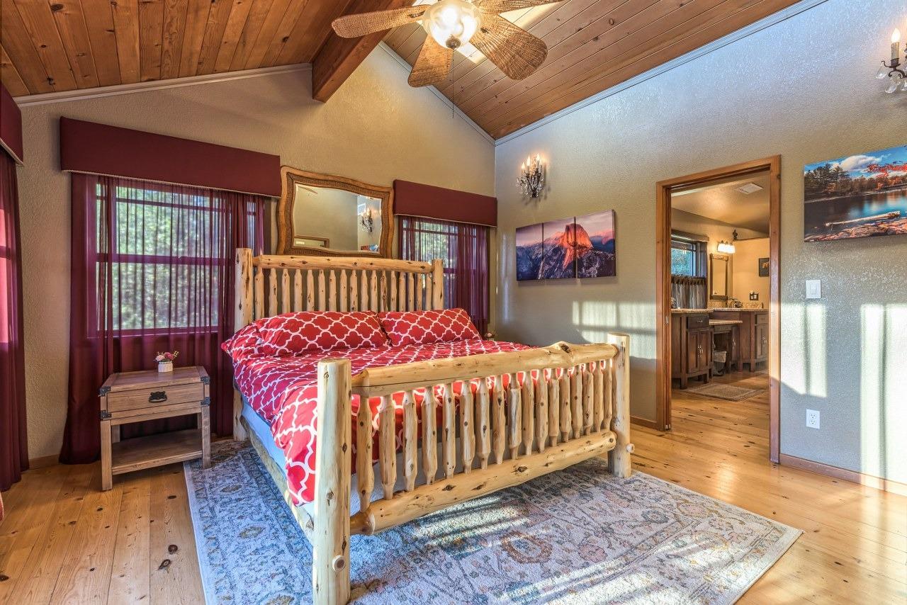 42203 Oak Ln, Oakhurst, CA 93644