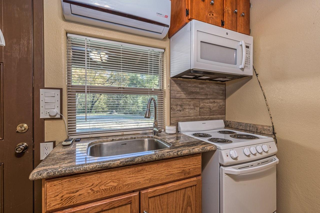 42203 Oak Ln, Oakhurst, CA 93644