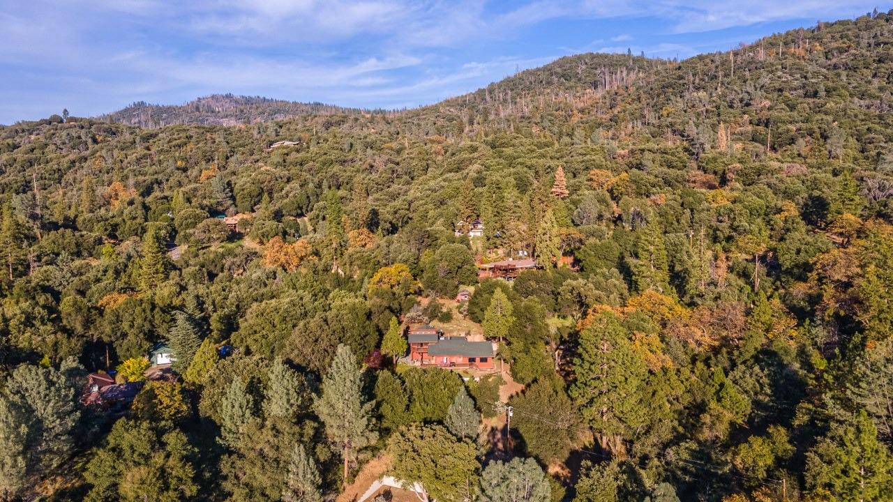 42203 Oak Ln, Oakhurst, CA 93644
