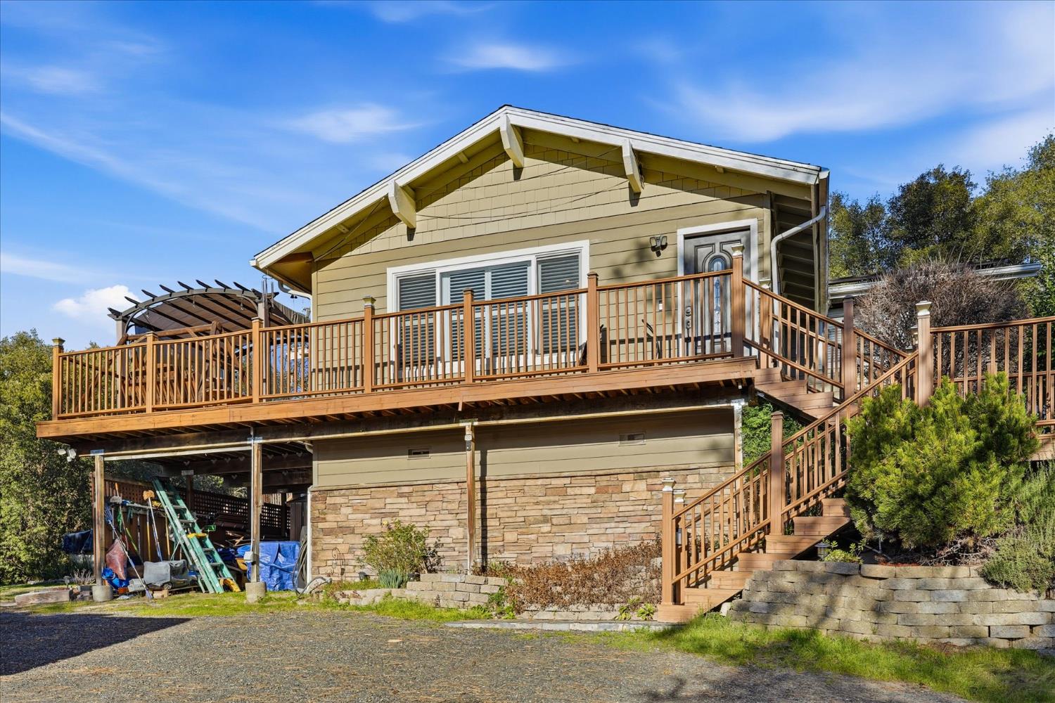 40182 Alerna Way, Oakhurst, CA 93644