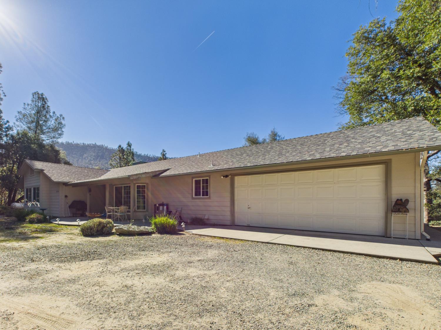 37550 Mountain Lakes Rd, Oakhurst, CA 93644