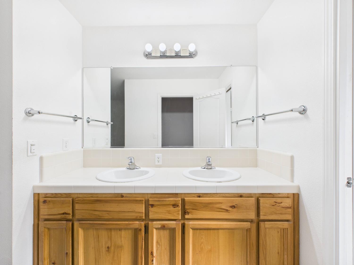 37550 Mountain Lakes Rd, Oakhurst, CA 93644