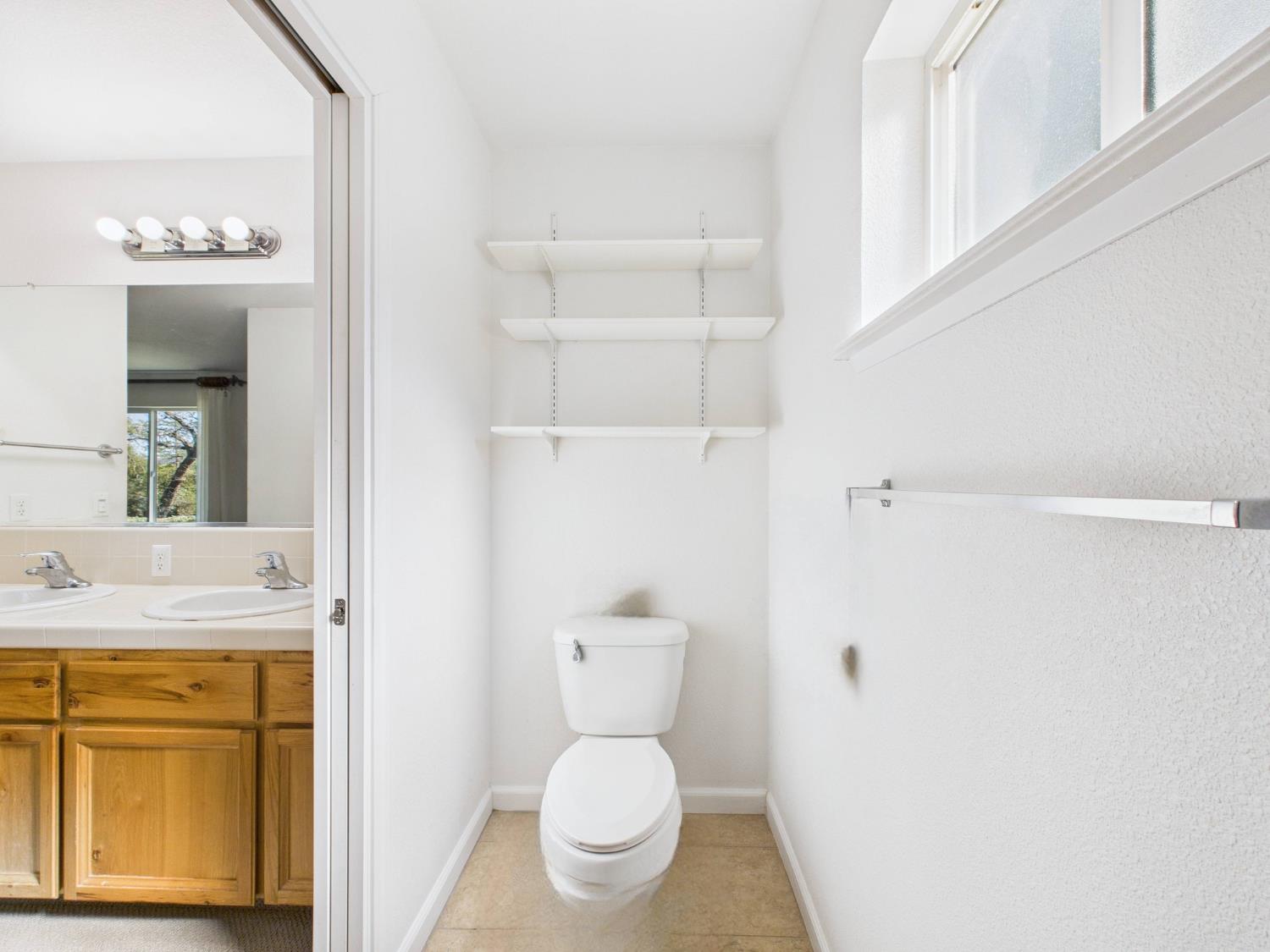 37550 Mountain Lakes Rd, Oakhurst, CA 93644