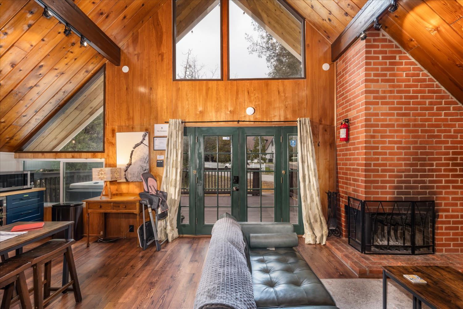 52966 Chapparal Dr, Oakhurst, CA 93644