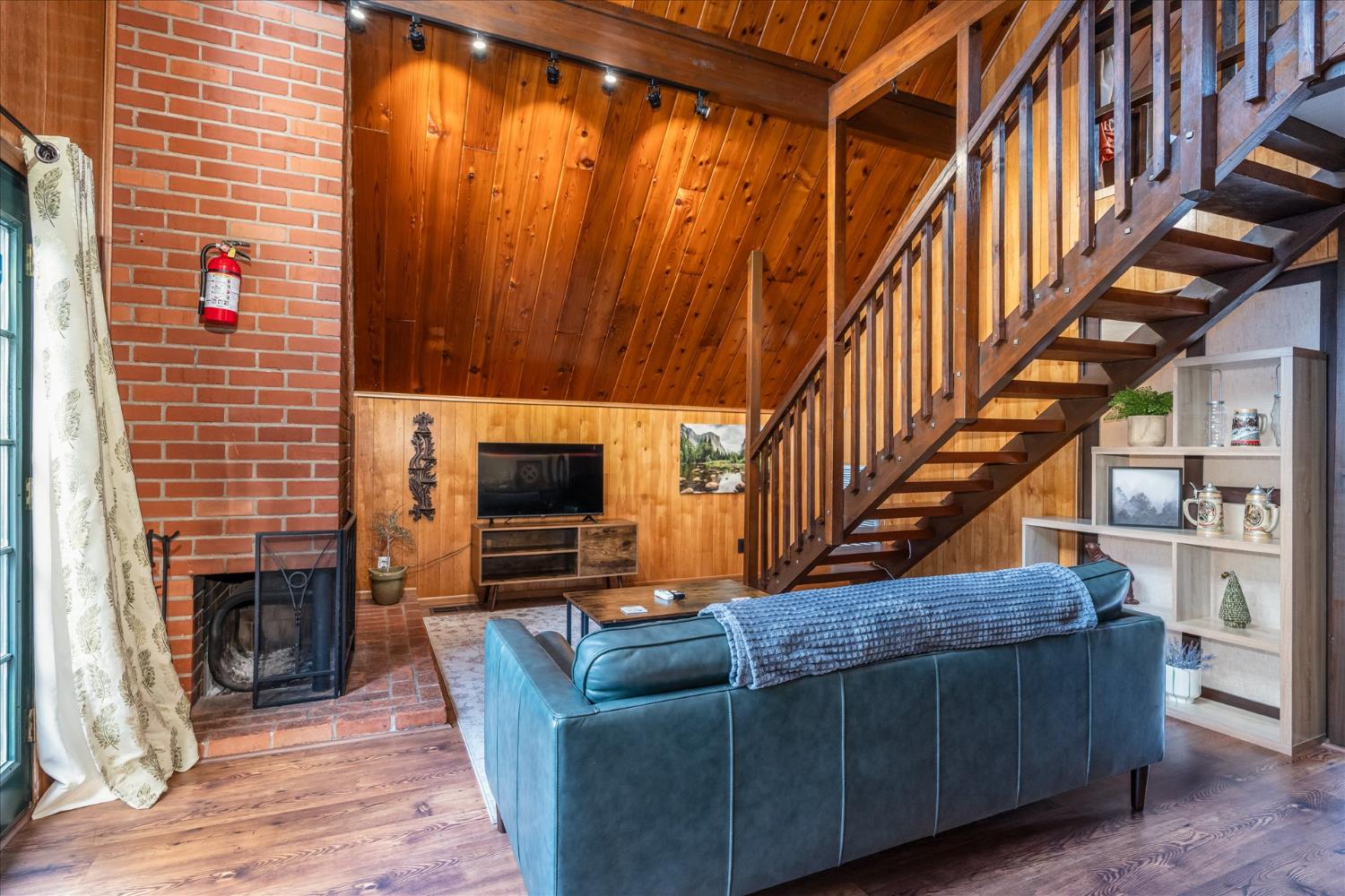 52966 Chapparal Dr, Oakhurst, CA 93644