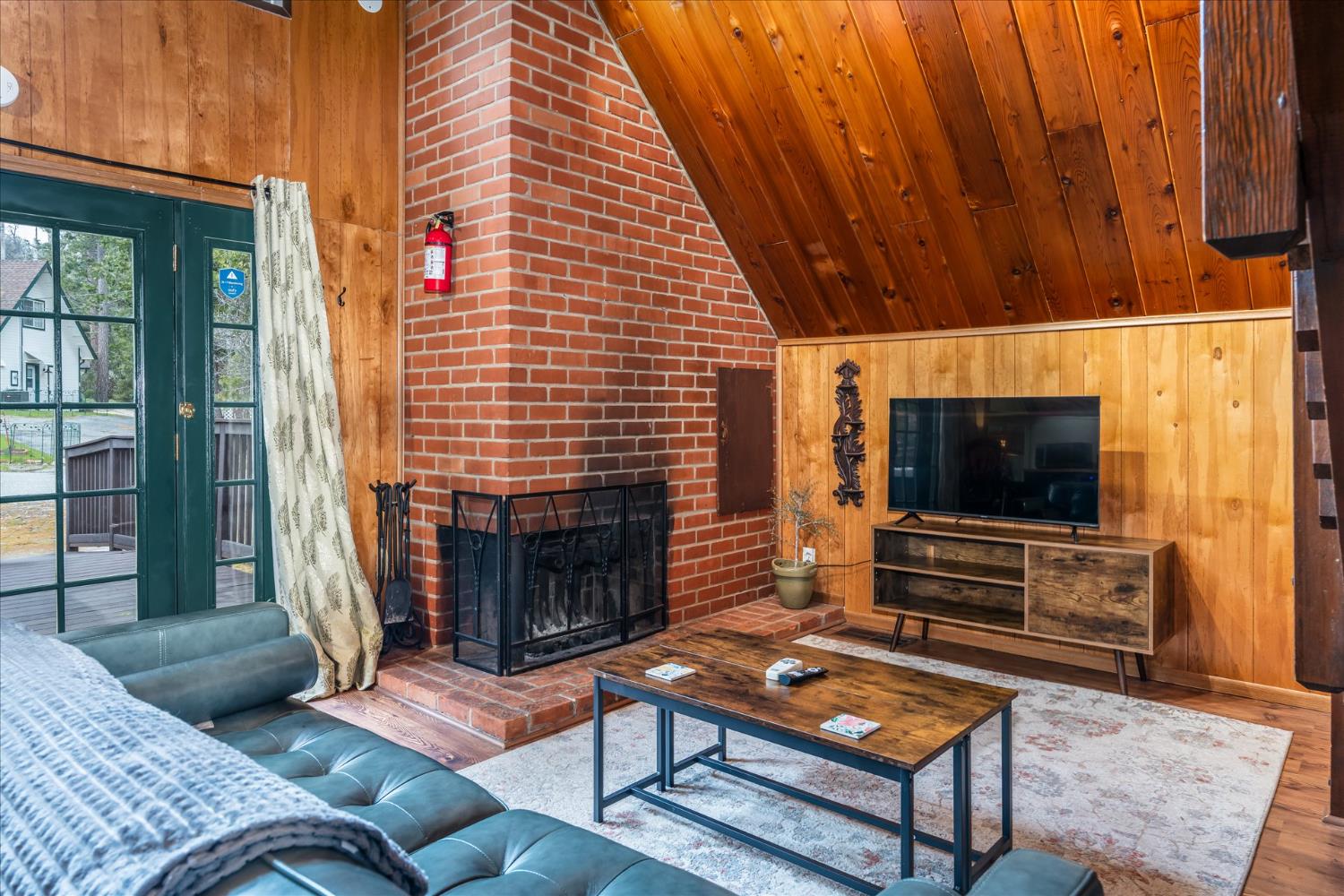 52966 Chapparal Dr, Oakhurst, CA 93644