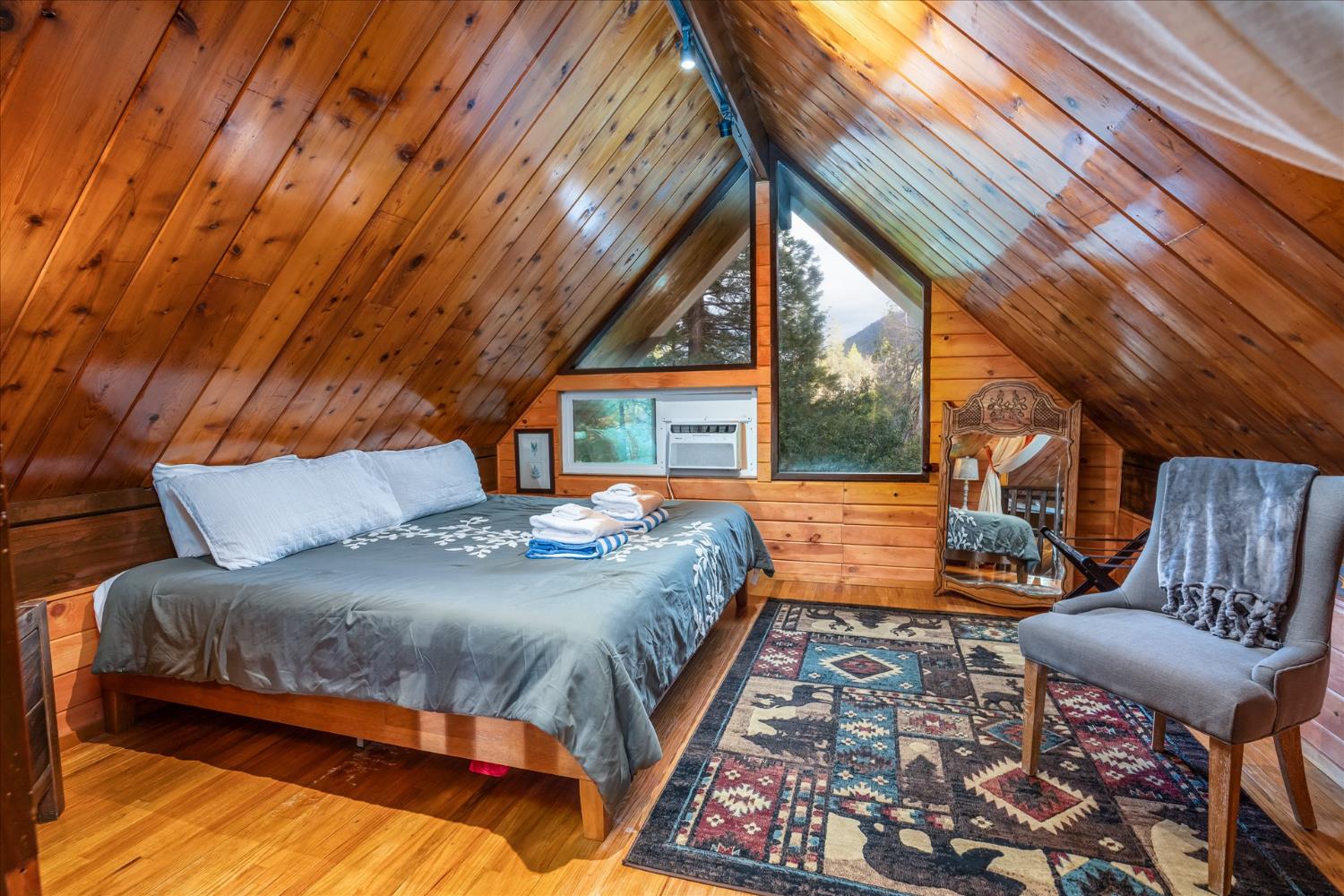 52966 Chapparal Dr, Oakhurst, CA 93644