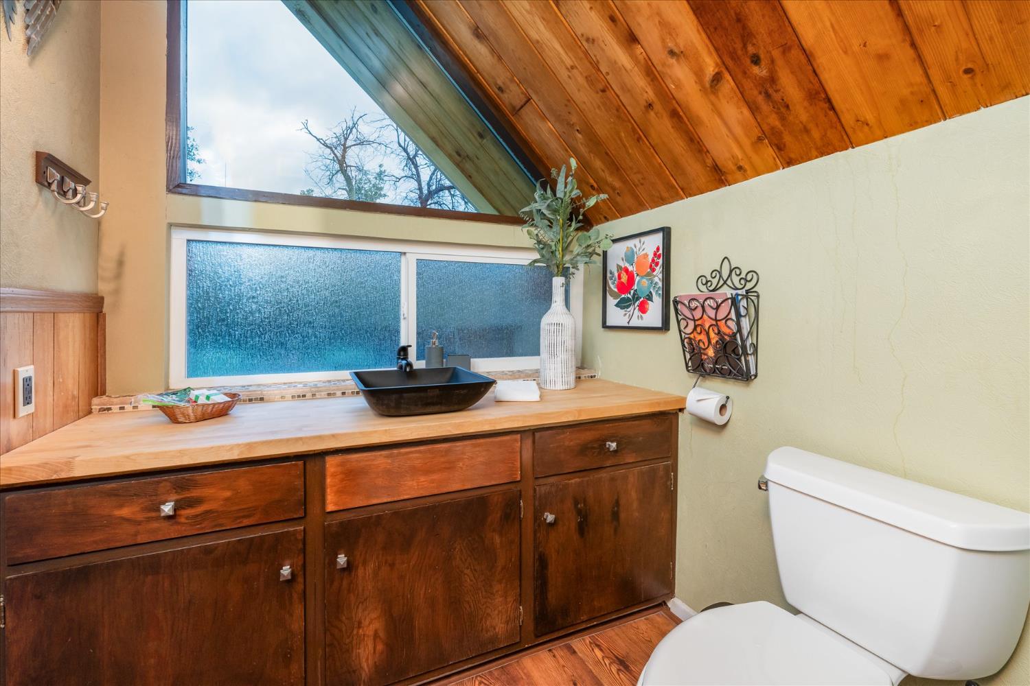 52966 Chapparal Dr, Oakhurst, CA 93644