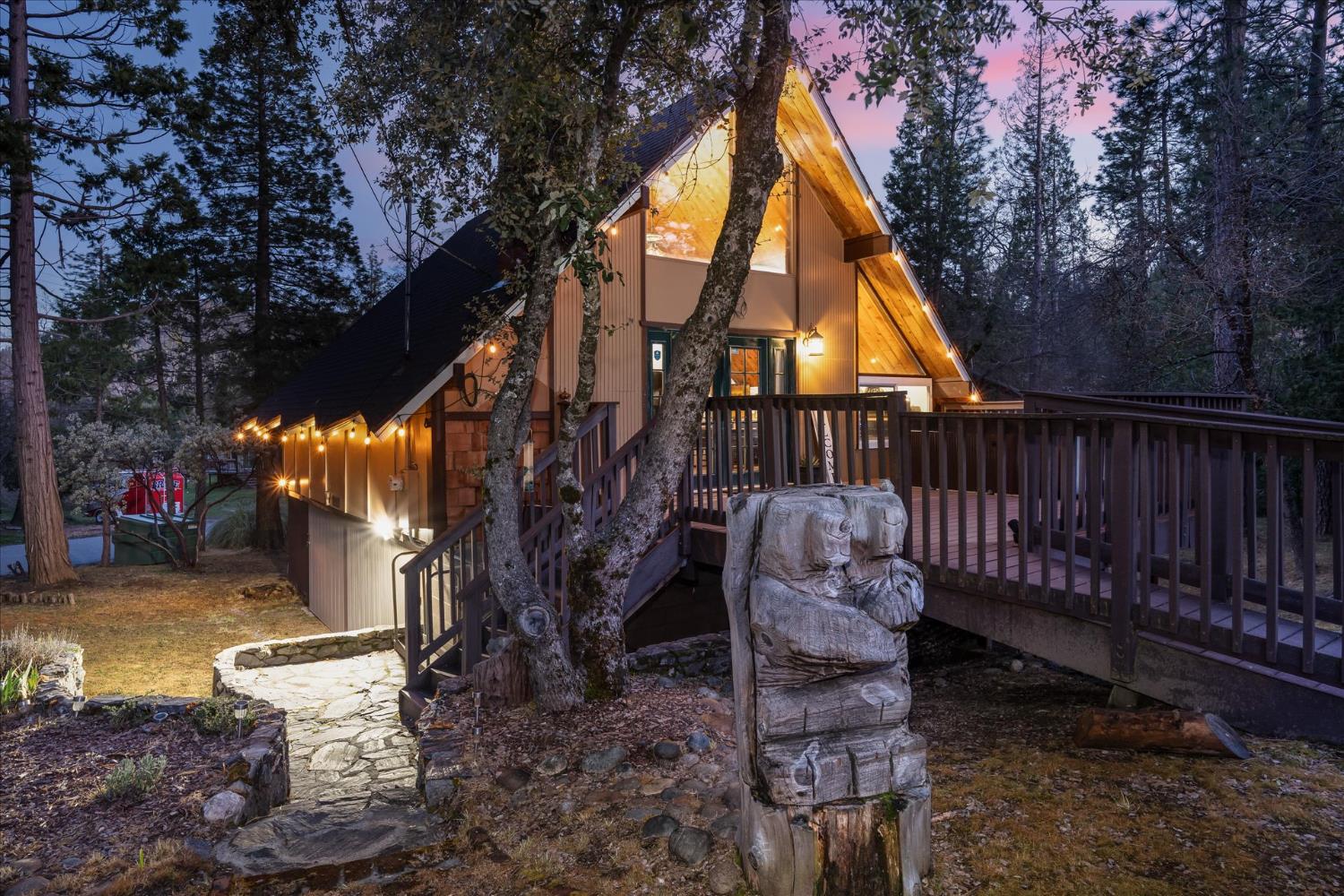 52966 Chapparal Dr, Oakhurst, CA 93644