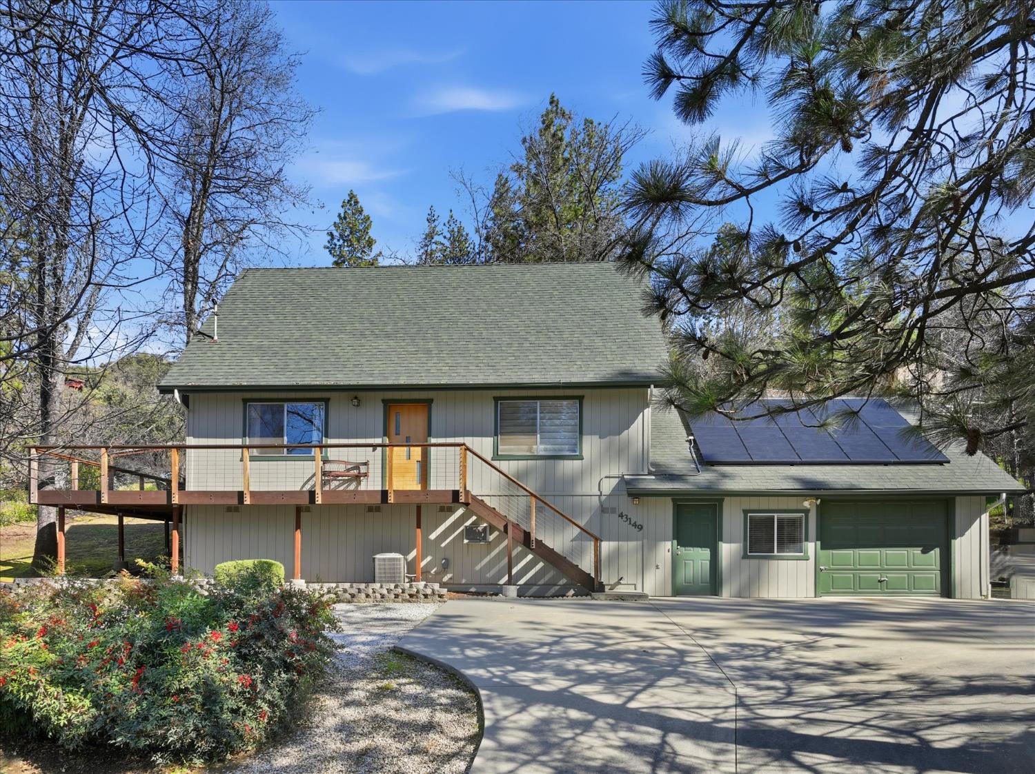 43149 W Sugar Pine Dr, Oakhurst, CA 93644