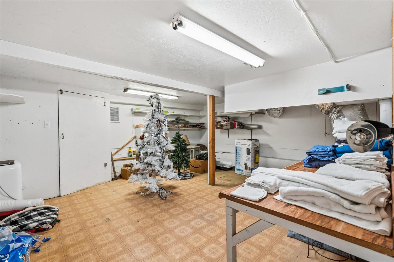 43149 W Sugar Pine Dr, Oakhurst, CA 93644