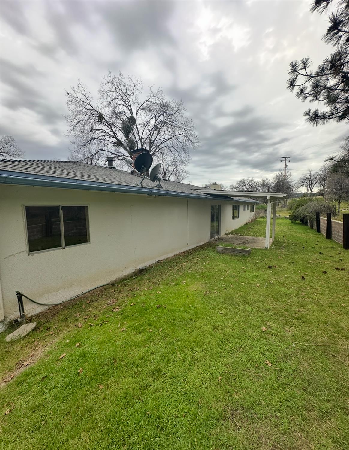 42912 Country Club Dr E, Oakhurst, CA 93644