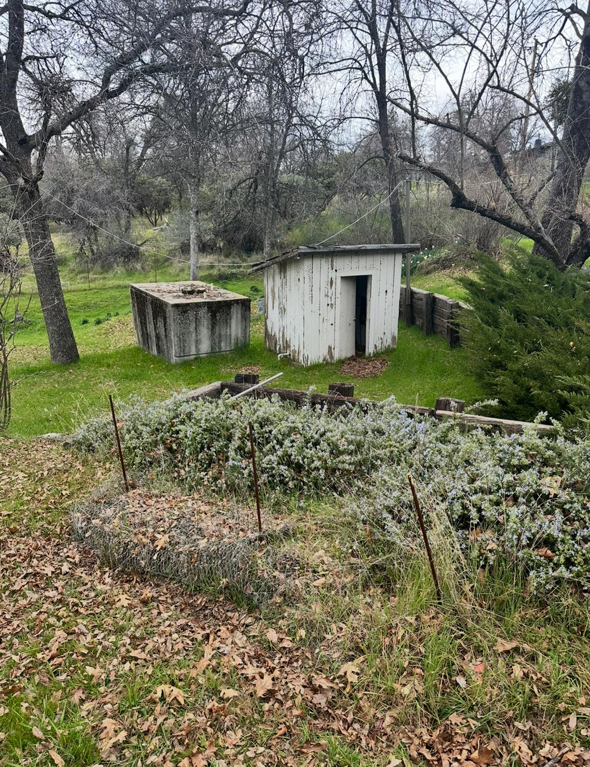 42912 Country Club Dr E, Oakhurst, CA 93644