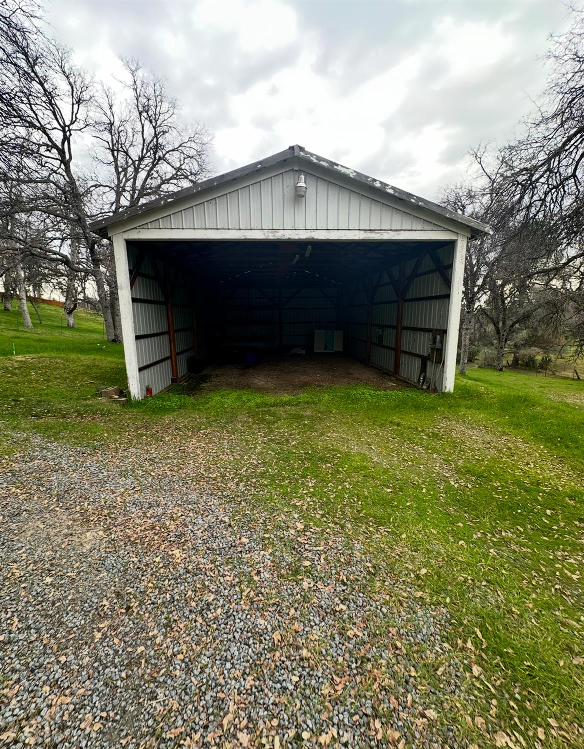 42912 Country Club Dr E, Oakhurst, CA 93644