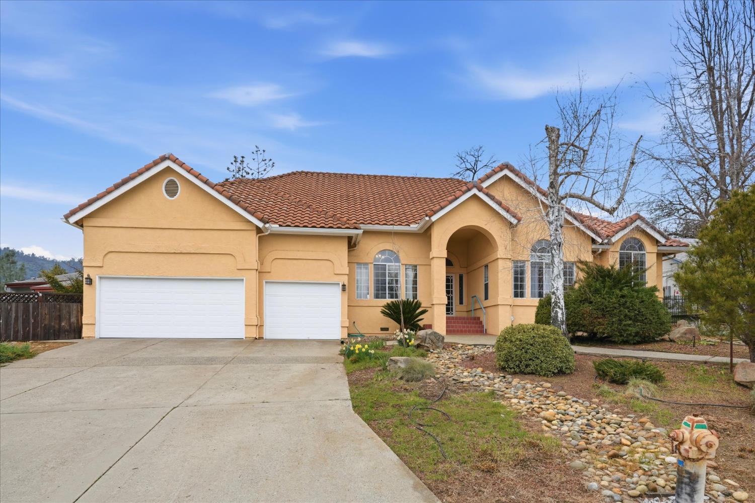 40484 Goldside Dr, Oakhurst, CA 93644