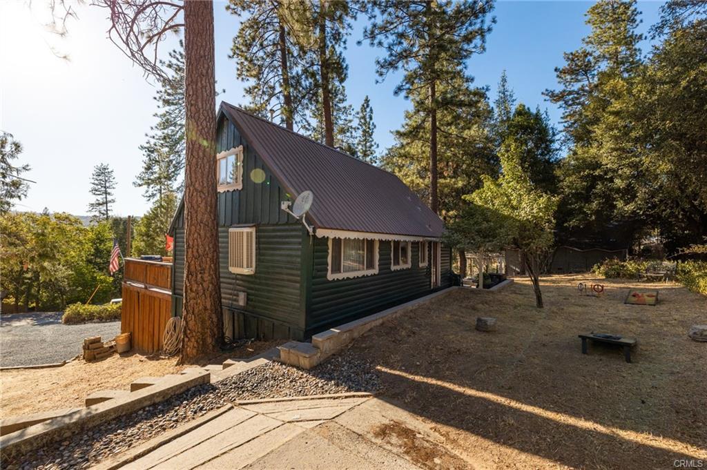 43207 W Sugar Pine Dr, Oakhurst, CA 93644