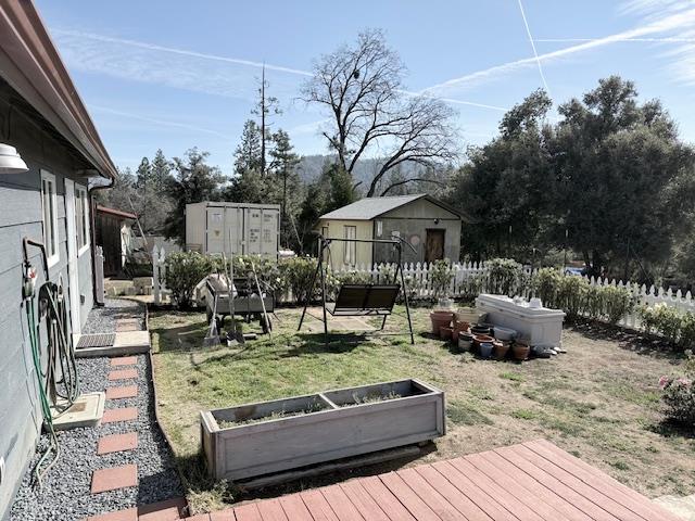 39468 Summit Dr, Oakhurst, CA 93644